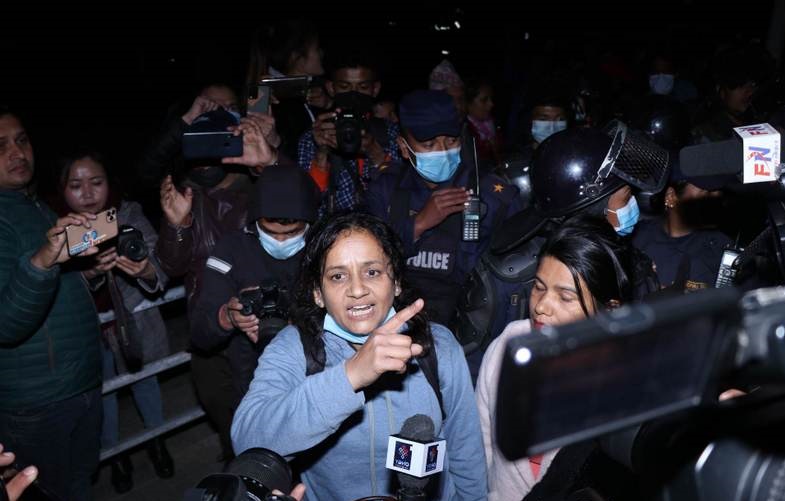 सर्वोच्च परिसरमा नाराबाजी गर्ने ७ जना पक्राउ