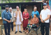 हिँड्ने शक्ति हराएकी आमालाई मानवताको साथ : सांसद पराजुलीले दिए नयाँ जीवनको भरोसा